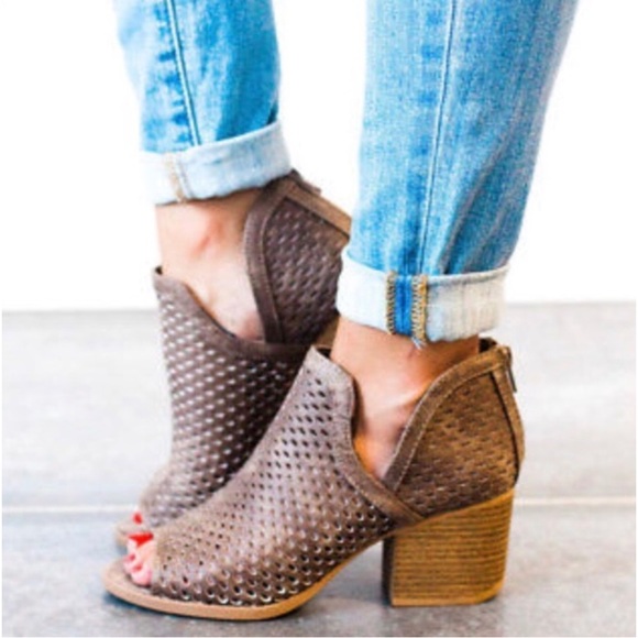 Qupid Booties - Picture 1 of 4